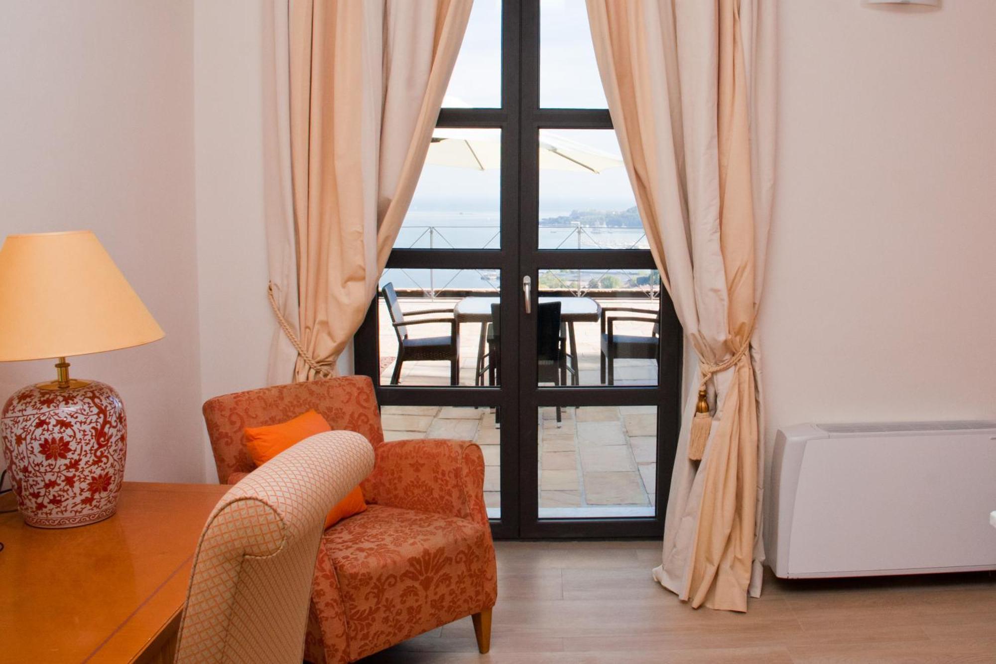 Miramare Apartments&Suites La Spezia Quarto foto